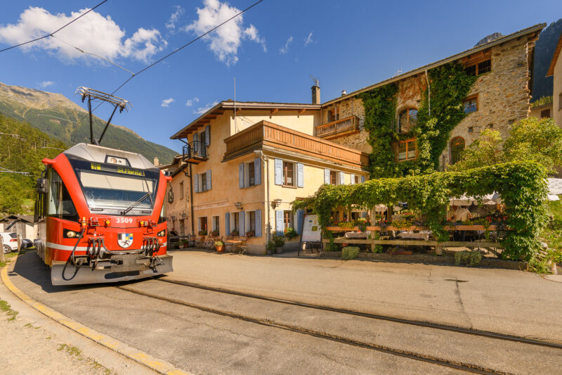 montagne laghi e trenino rosso