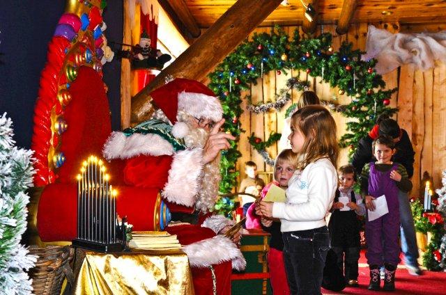 Capodanno Alla Casa Di Babbo Natale.Offerta Per Adulti E Bambini Casa Babbo Natale In Svizzera A Montreux