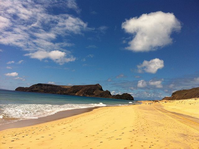 in Portogallo una vacanza tra spiagge sterminate e natura lussureggiante